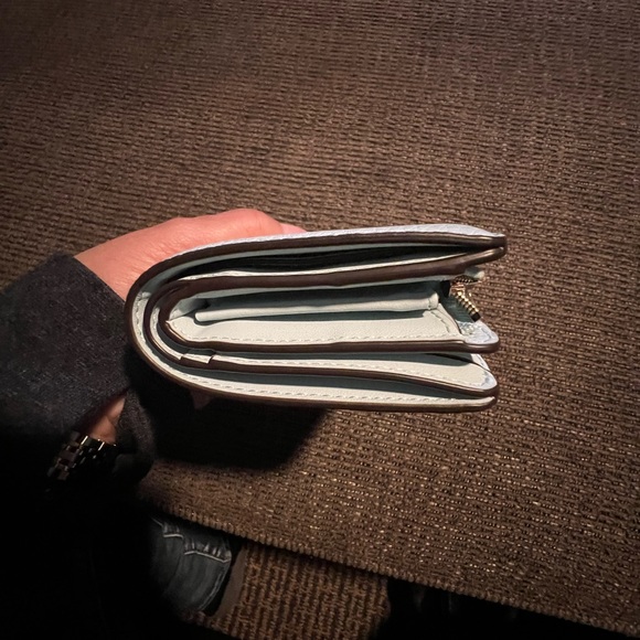 Kate spade medium wallet - Picture 3 of 7